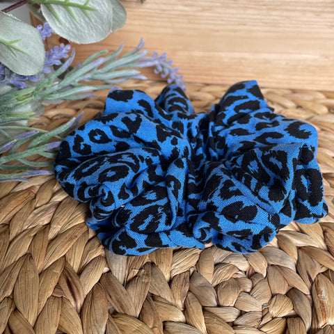 Scrunchies - Blå leopard - L